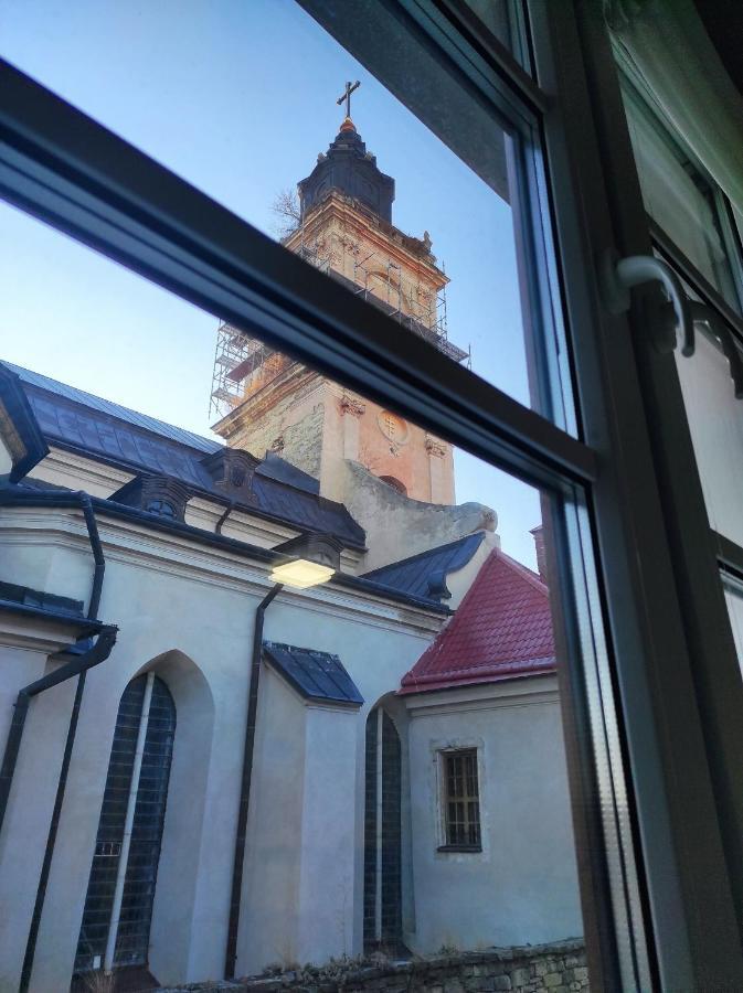 Апартаменти Біля Домініканського Костелу Kamianets-Podilskyi Exterior foto